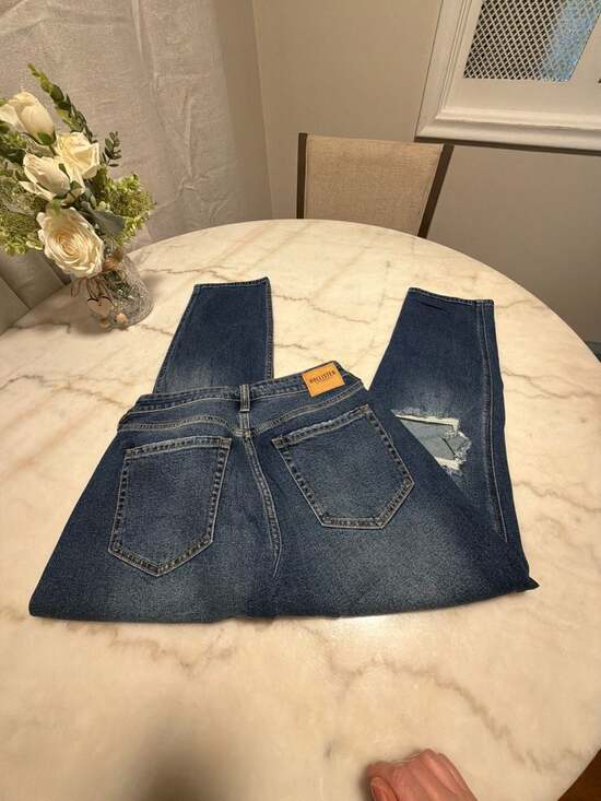 Hollister Denim - Hollister Curvy High-Rise Mom Jean Vintage Stretch Distressed Jeans Size 9R